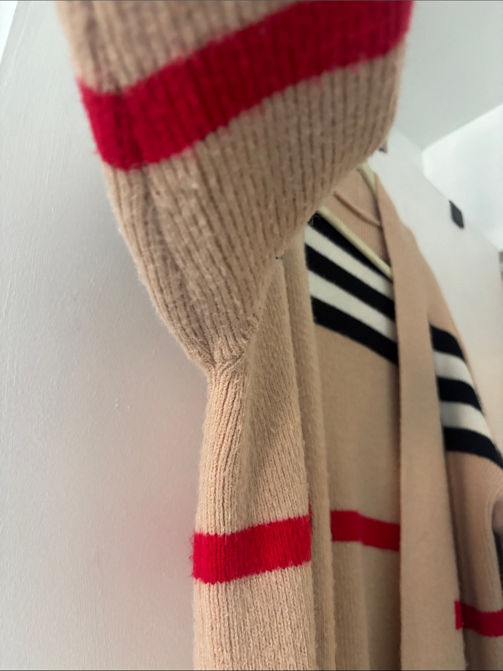 Stylish designer Maxi sweater - Picture 8 of 8